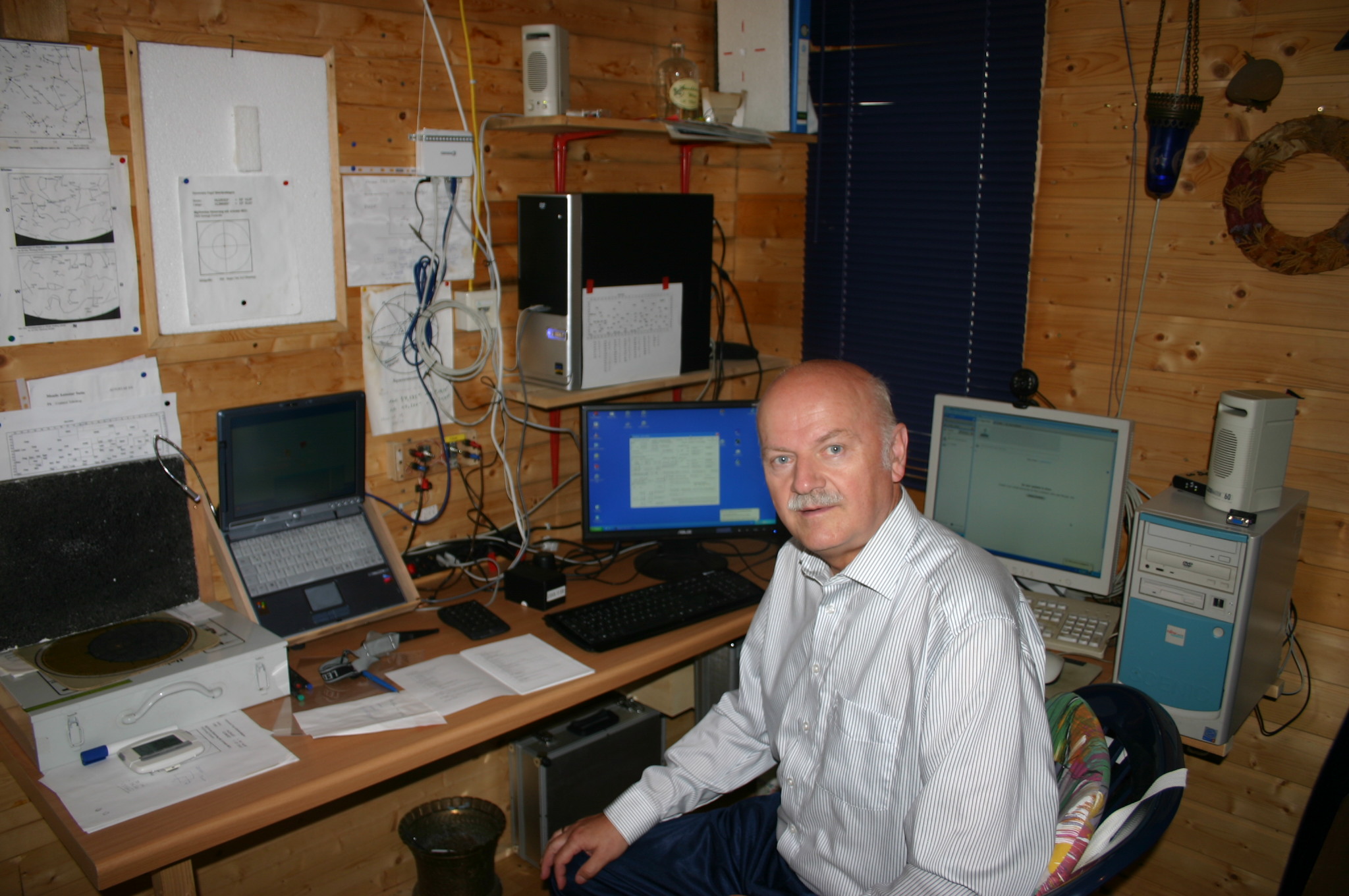 Computer zur Bedienung von Teleskop und Kamera